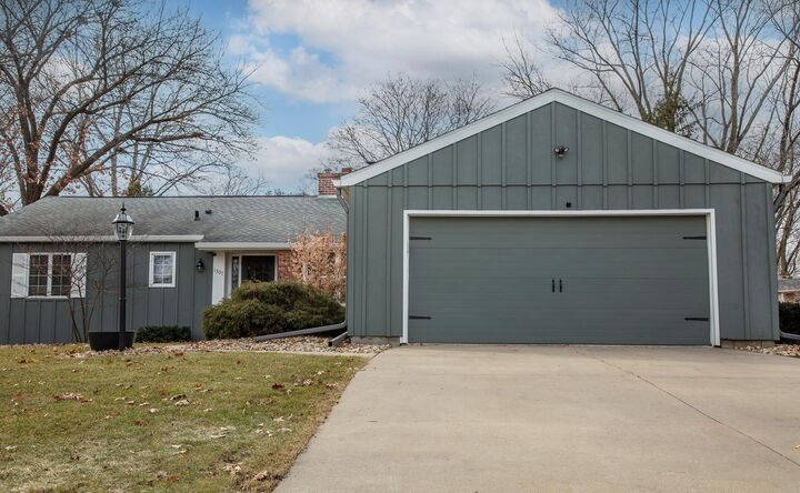 Property Photo:  1307 Cedar River Drive  IA 50677 