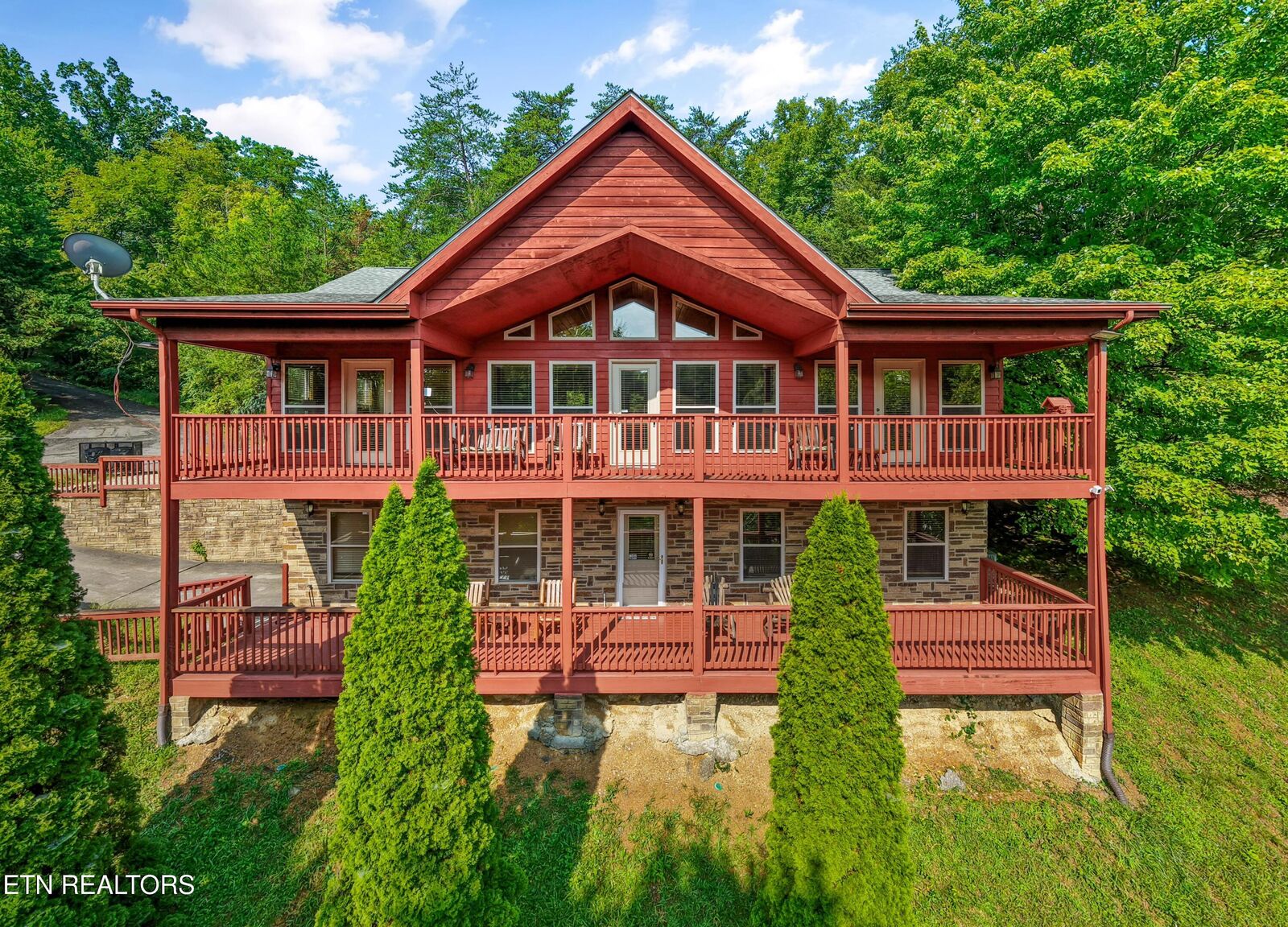 Property Photo: 1029 Shadow Ridge Drive TN 37862
