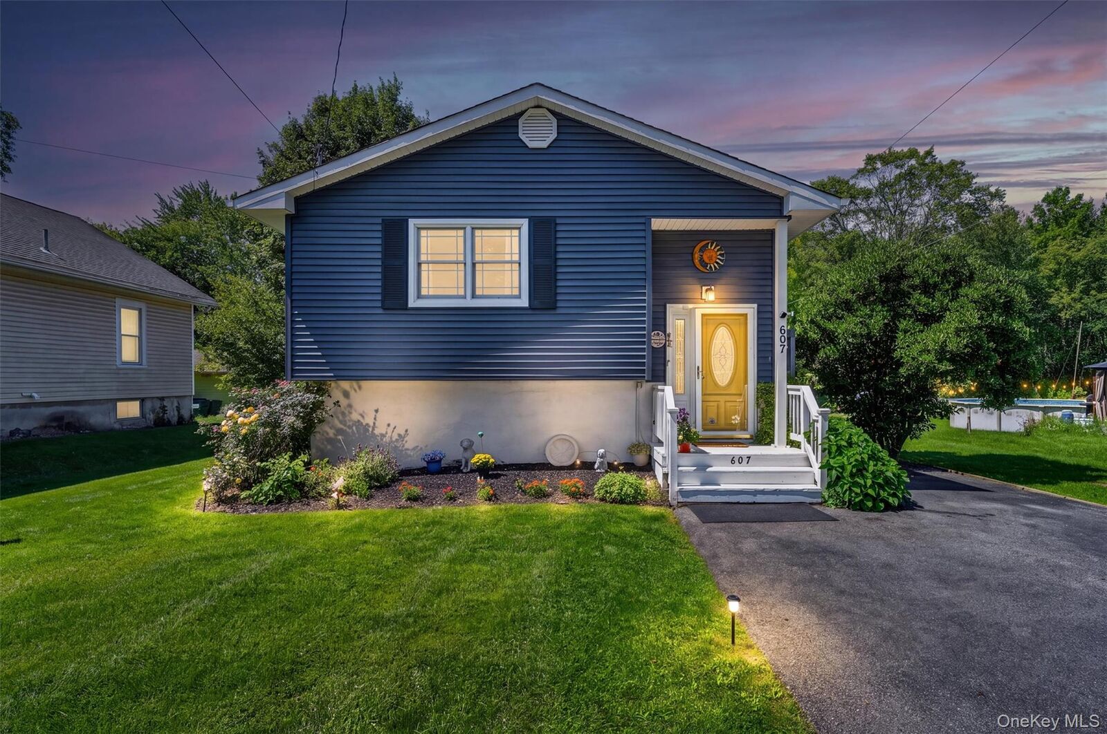 Property Photo:  607 Heard Avenue  NY 12543 