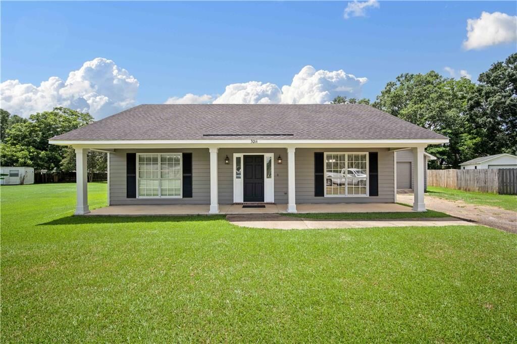 Property Photo:  3014 Olde Gate Road  AL 36695 
