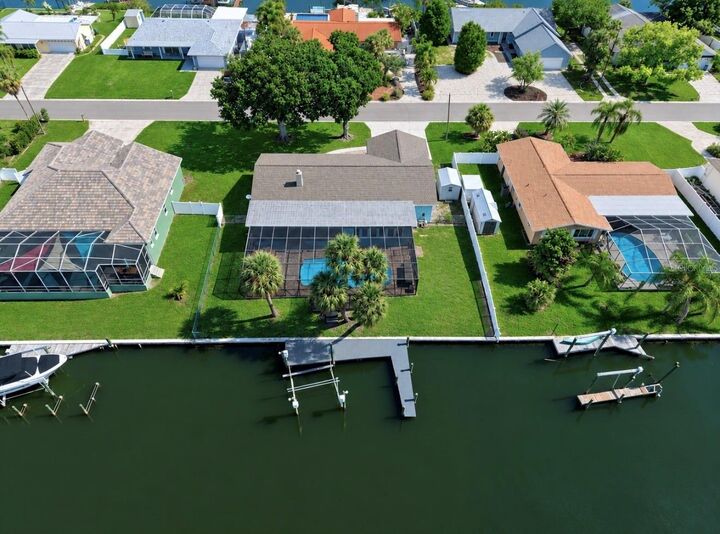 Property Photo:  708 Spanish Main Drive  FL 33572 