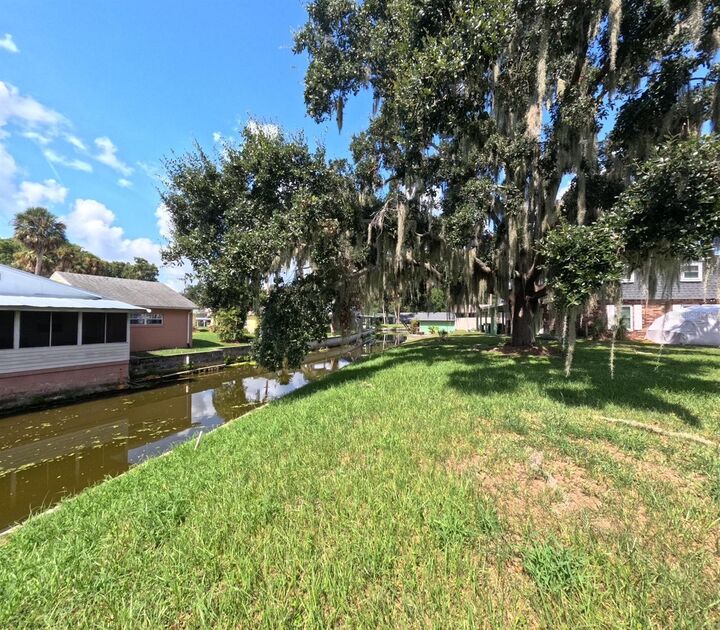 Property Photo:  Memory Lane  FL 32778 