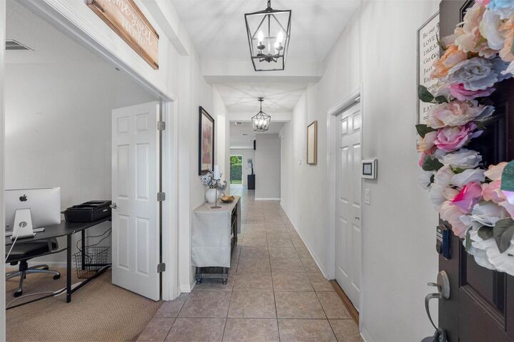 Property Photo: 15913 Oakleaf Run Drive FL 33547