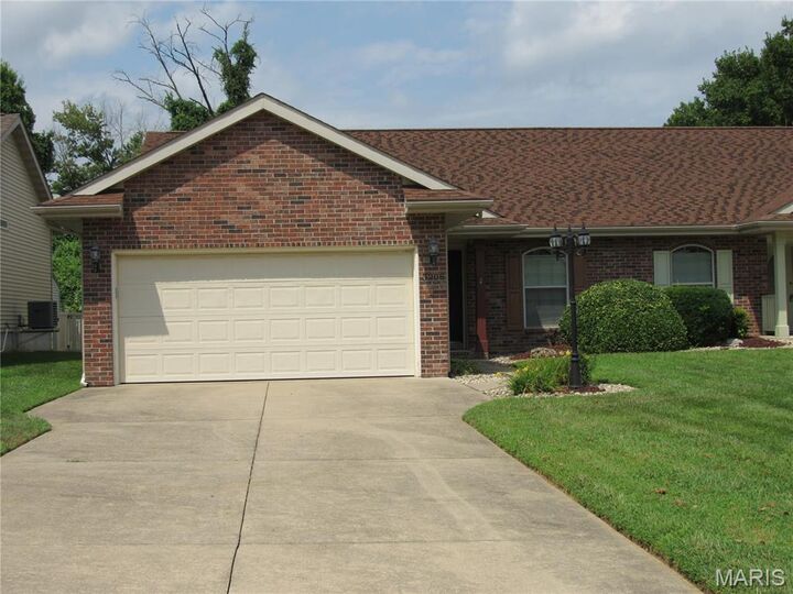 Property Photo:  3208 Leverett Court  IL 62002 