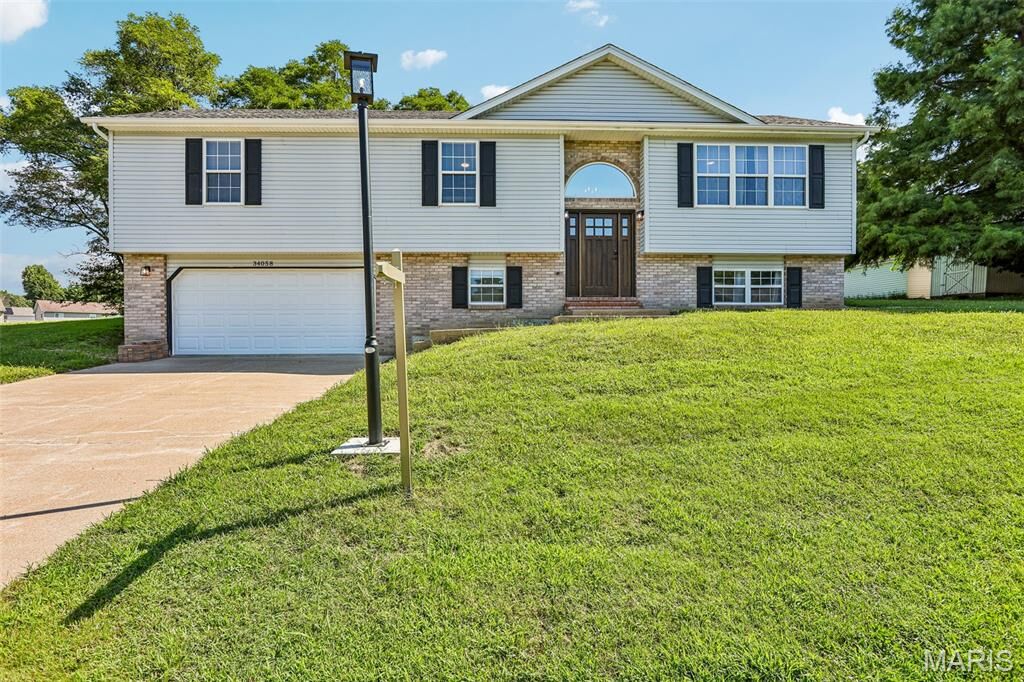 Property Photo: 34058 Sailboat Court IL 62012