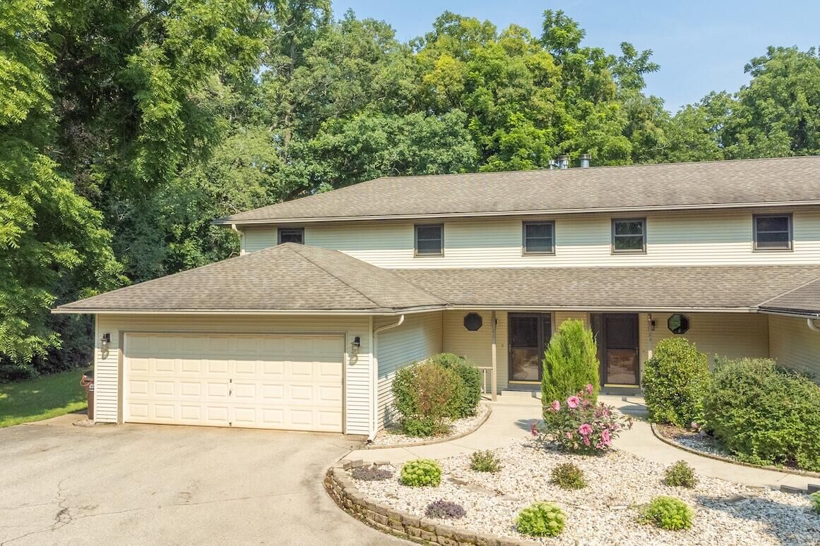 Property Photo:  126 N Lapham Peak Rd  WI 53018 