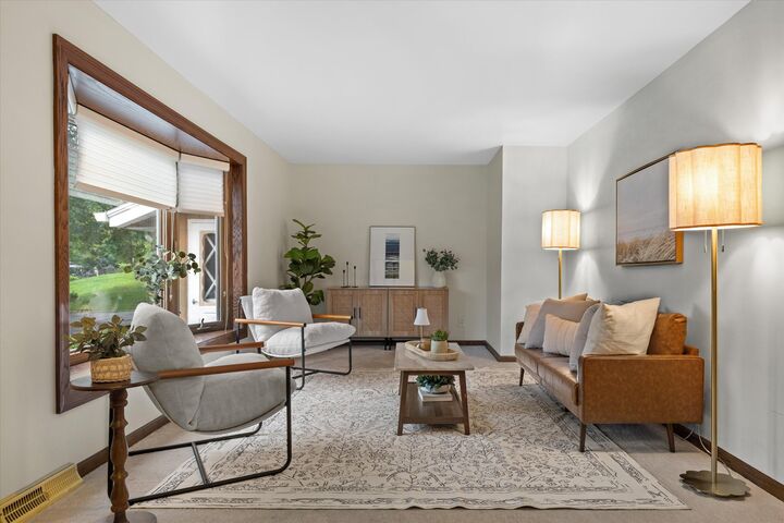 Property Photo: W265n6553 Beacon Hills Cir WI 53089