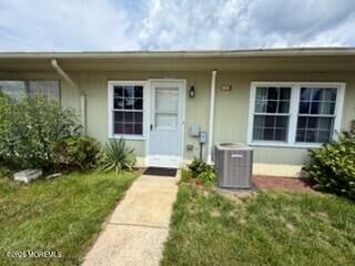 Property Photo:  18 Yorkshire Court  NJ 08759 
