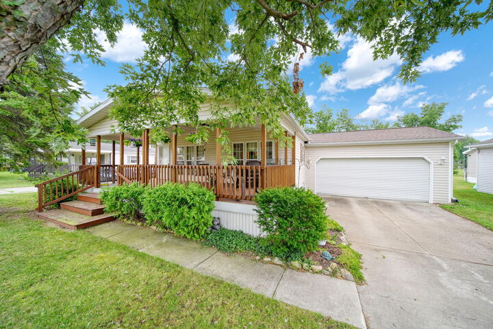 Property Photo:  12551 Sheffield Drive  MI 49282 