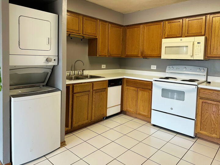 Property Photo:  10524 S Pulaski Road 3se  IL 60453 