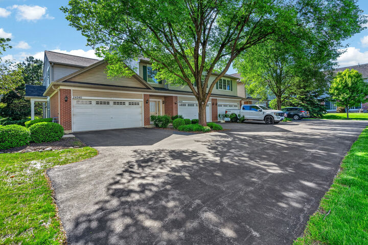 Property Photo:  24038 W Walnut Circle 24038  IL 60585 