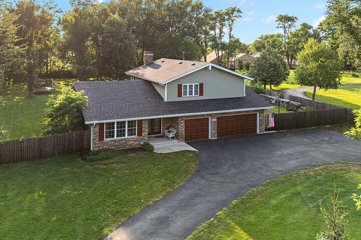 Property Photo:  530 1st Street  IL 60439 