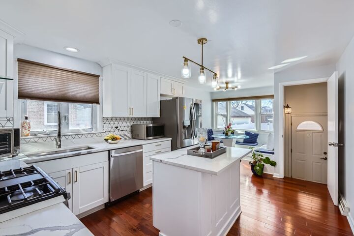 Property Photo:  11246 S Whipple Street  IL 60655 
