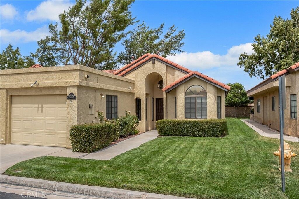 Property Photo:  19064 Elm Drive  CA 92308 