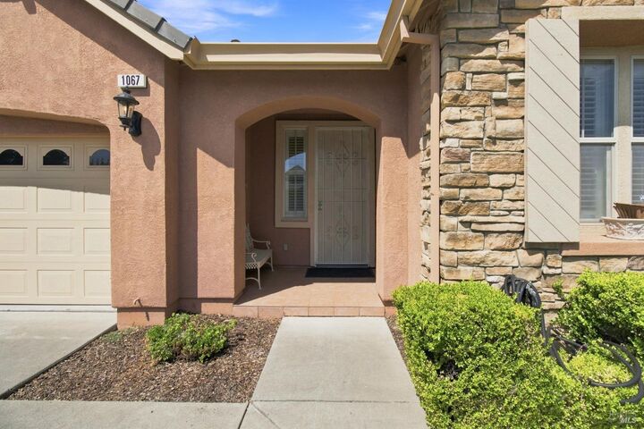 Property Photo:  1067 Red Mulberry Court  CA 95687 