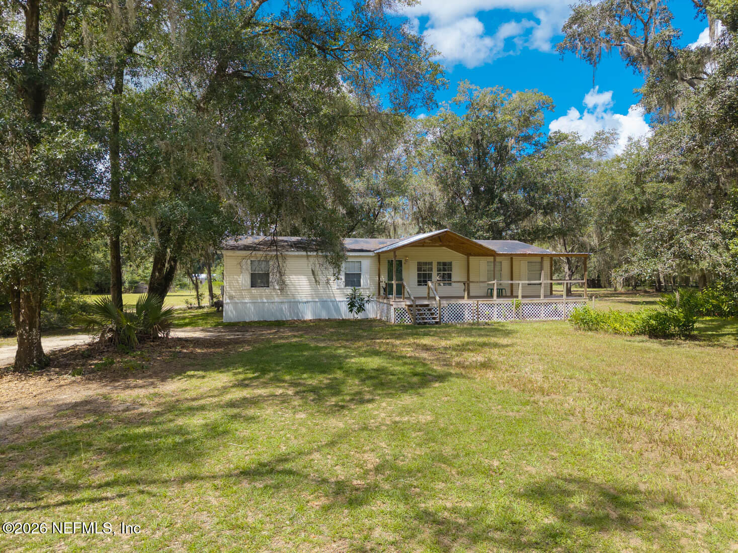 Property Photo:  101 W Strickland Road  FL 32148 