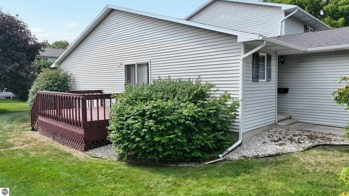 Property Photo: 906 S Crapo MI 48858