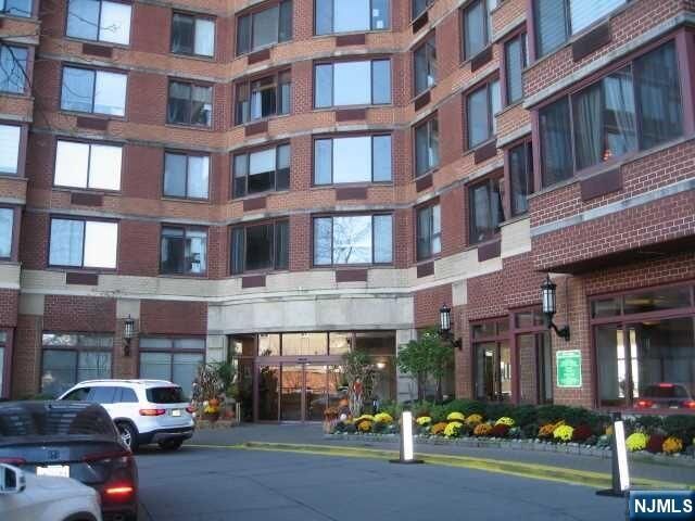Property Photo: 100 Old Palisade Road 3605 NJ 07024