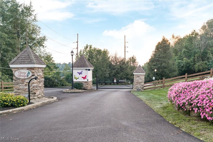 Property Photo: 1115 Queen Anne Drive NW OH 44647