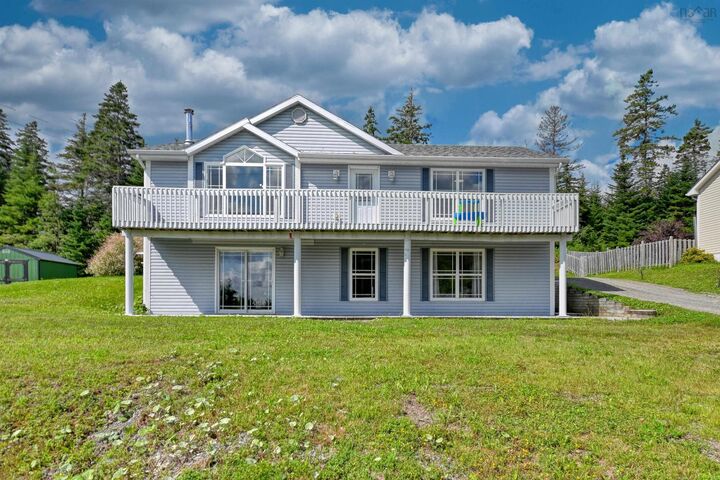 33 Matway Drive — photo 1