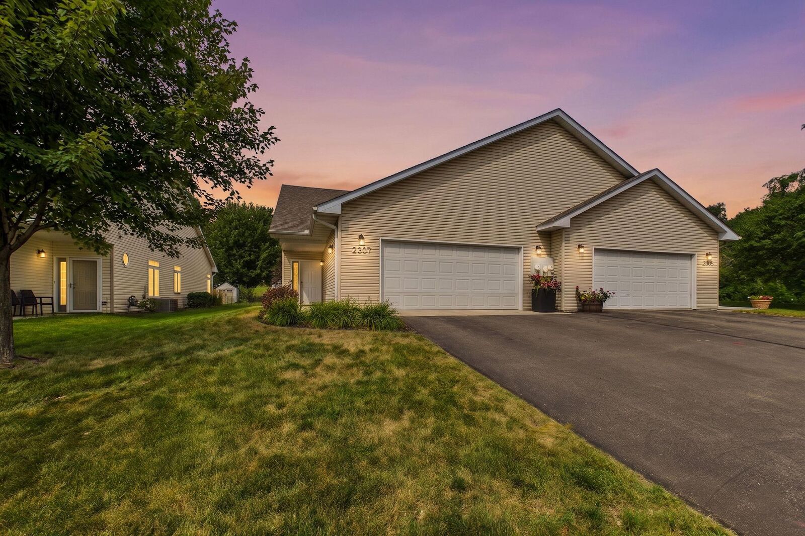 Property Photo:  2307 Norwood Lane  MN 55364 