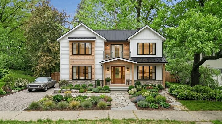 Property Photo:  2740 Thomas Avenue S  MN 55416 