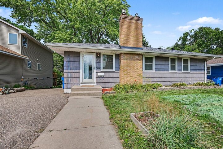 Property Photo:  2733 Parkview Boulevard  MN 55422 