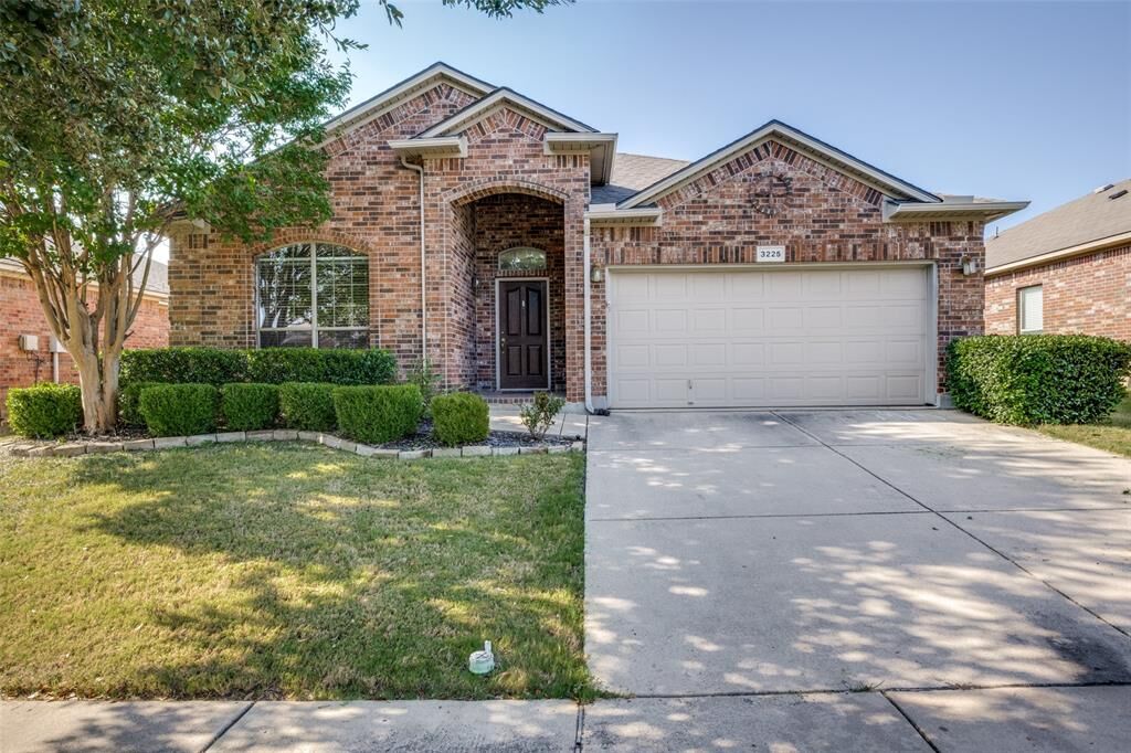 Property Photo: 3225 Buckthorn Lane TX 76226