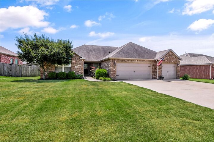Property Photo:  208 Pebble Beach Drive  AR 72718 