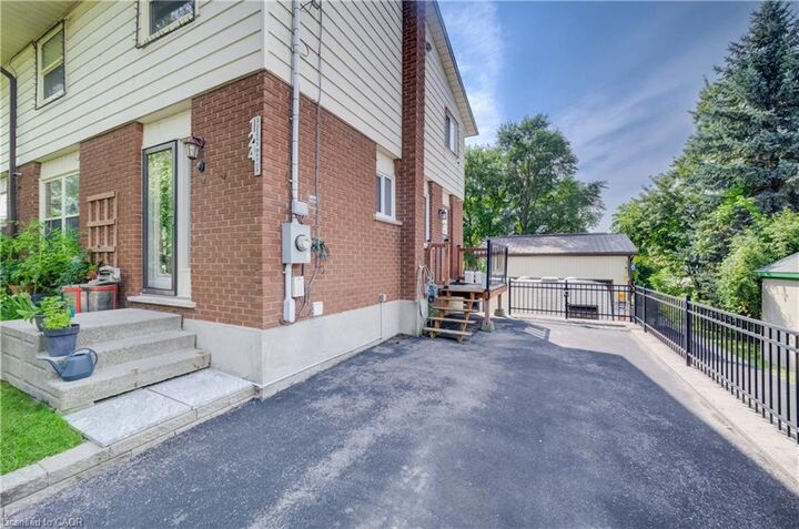 Property Photo:  124 Queensway Drive  ON N0B 2N0 