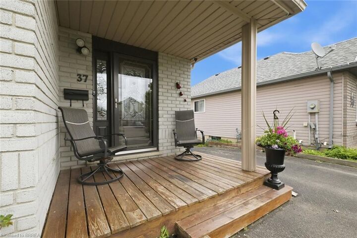 Property Photo: 37 Anastasia Crescent ON N3P 2A9