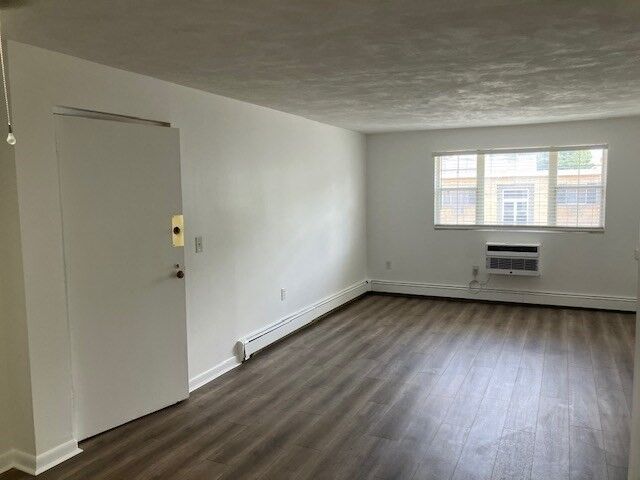 Property Photo: 48 Bacon St 9 MA 02451