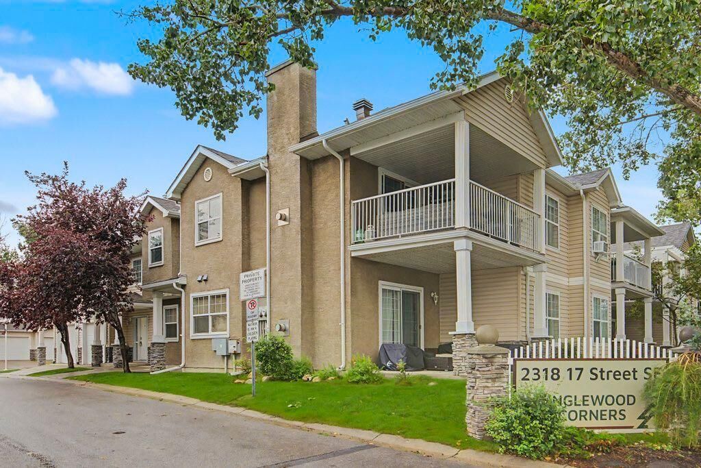 Property Photo: 2318 17 Street SE 16 AB T2G 5R5