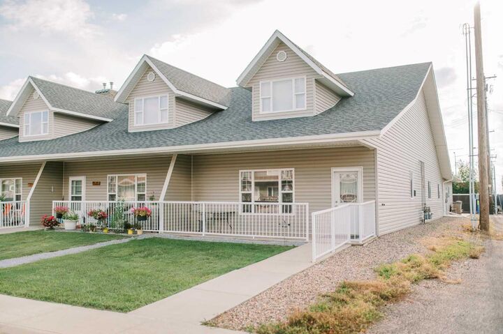 Property Photo: 5014B 49 Street AB T0C 2L2
