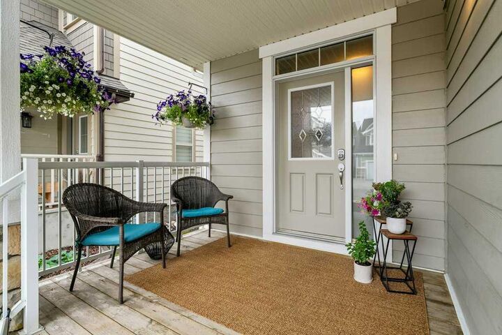 Property Photo: 57 Riviera View AB T4C 0Y7