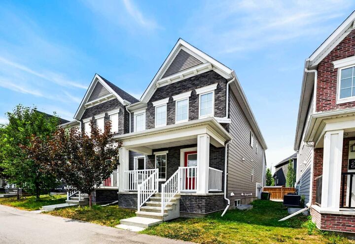 Property Photo:  30 Yorkville Boulevard SW  AB T2X 4K6 