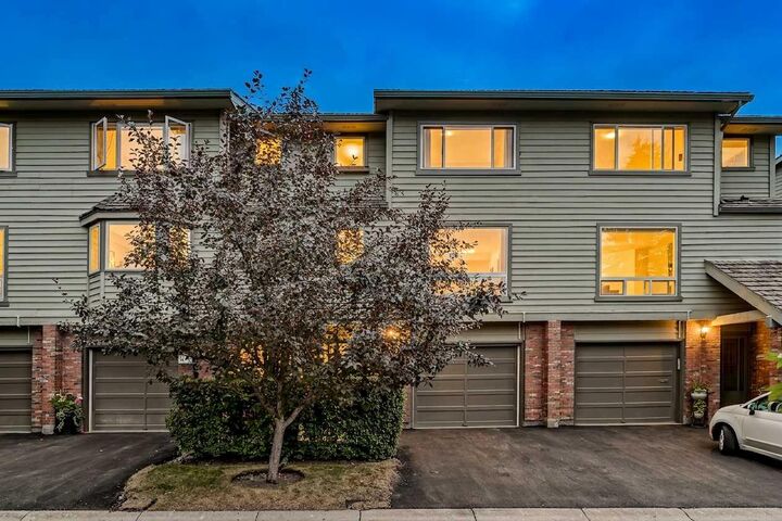 571 Point McKay Grove NW — photo 1