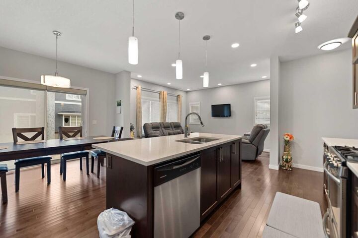 Property Photo:  188 Savanna Grove NE  AB T3J 0V6 