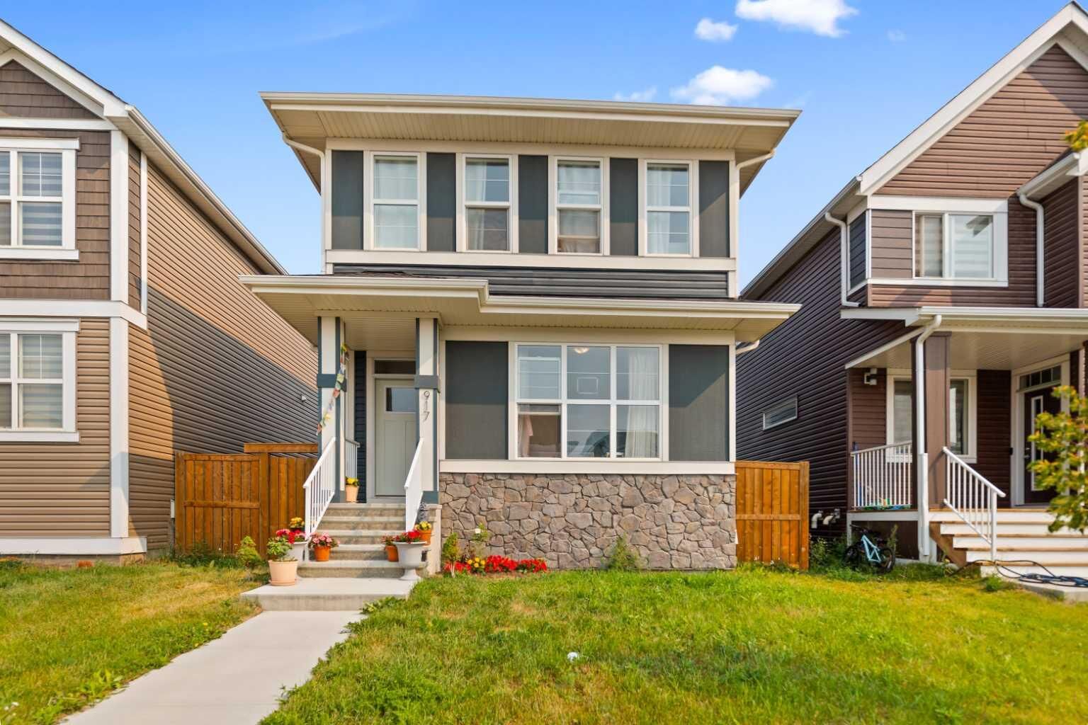 Property Photo: 917 West Lakeview Drive AB T1X 2N3