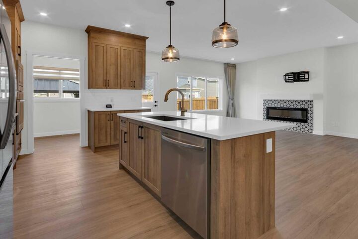 Property Photo: 541 Baywater Manor SW AB T4B 0A7