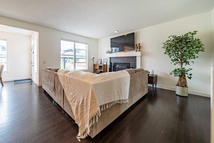 Property Photo:  83 Auburn Glen Lane SE  AB T3M 0P9 