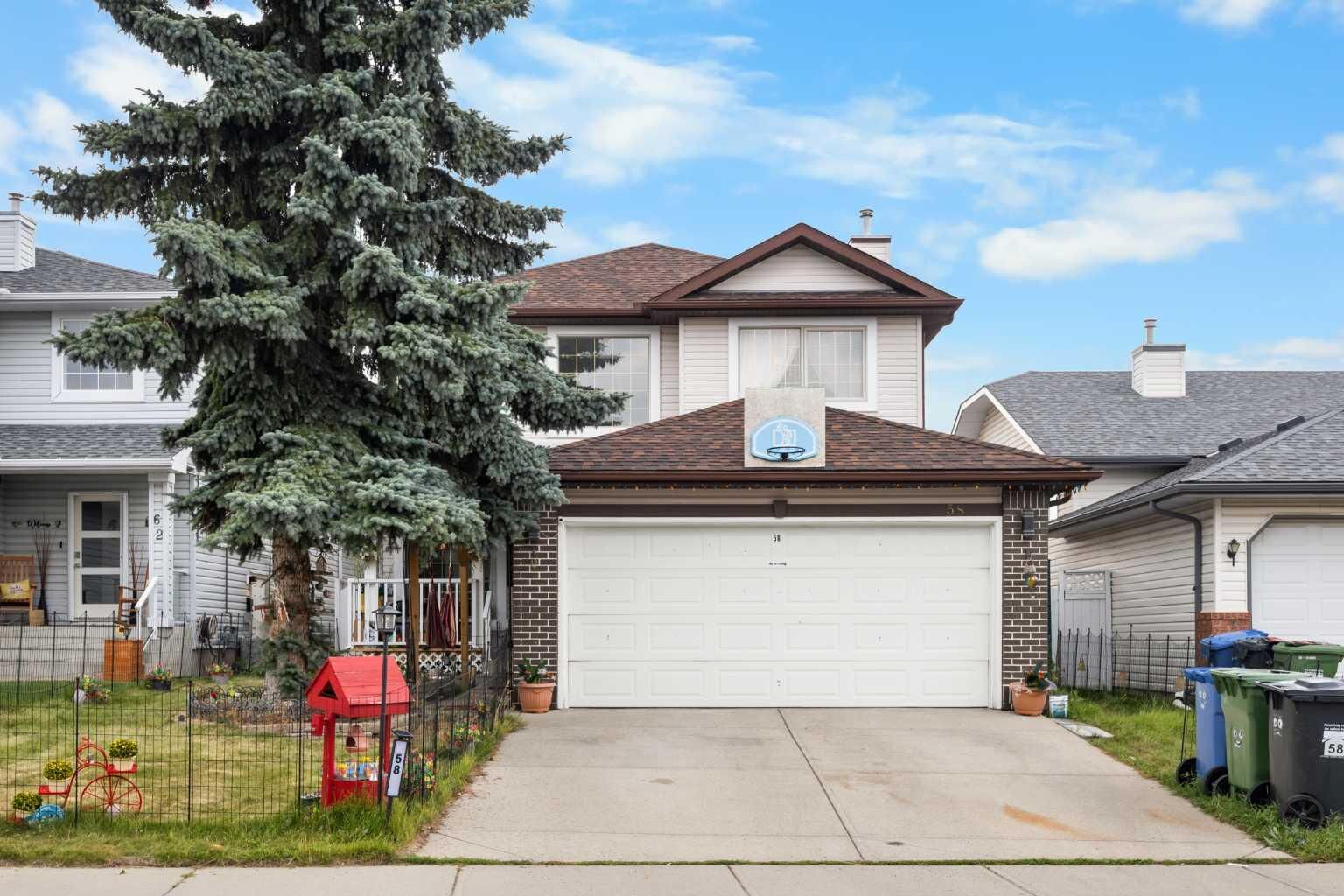 Property Photo: 58 Citadel Crest Circle NW AB T3G 4G2