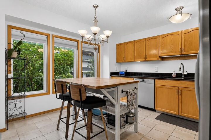 Property Photo:  592 Regal Park NE  AB T2E 0S6 