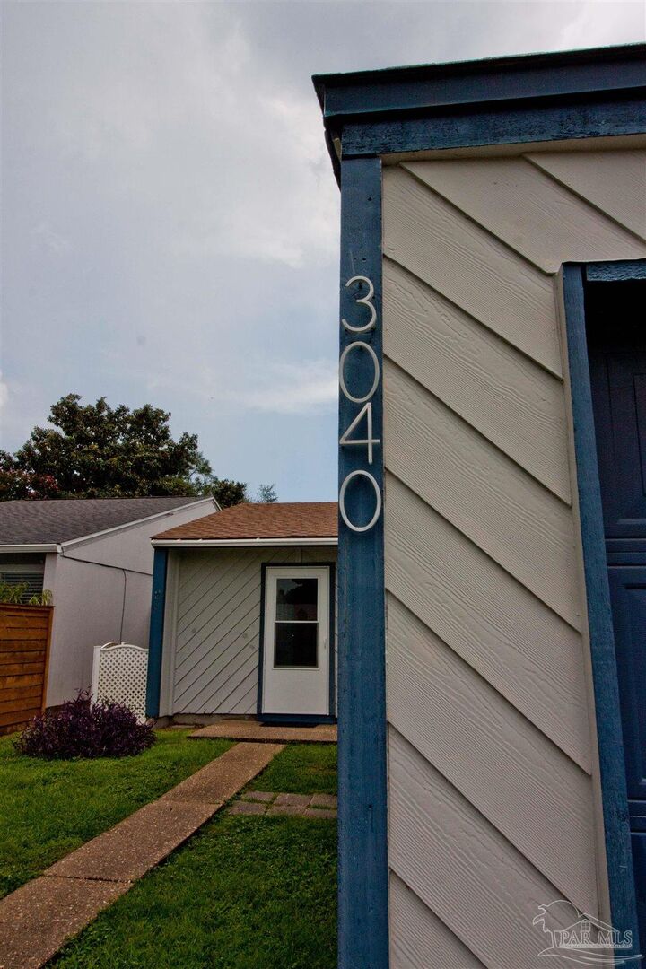 Property Photo: 3040 Del Monte Dr FL 32504