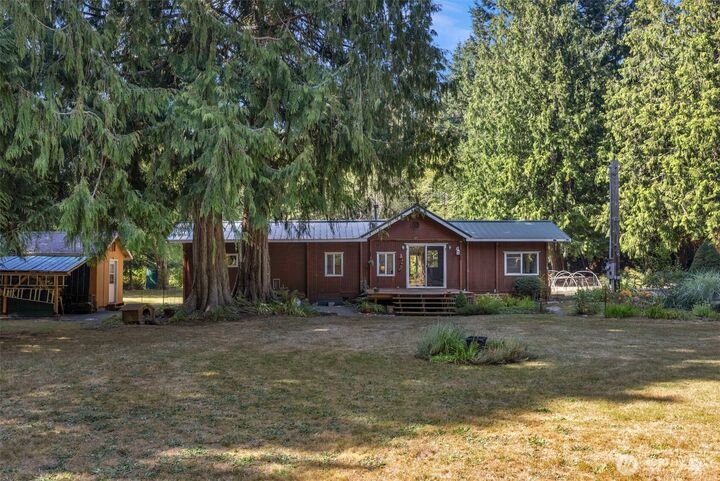 Property Photo:  6405  Happy Hollow Road  WA 98292 