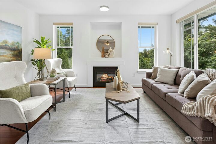 Property Photo: 13301 SE 79th Place C402 WA 98059