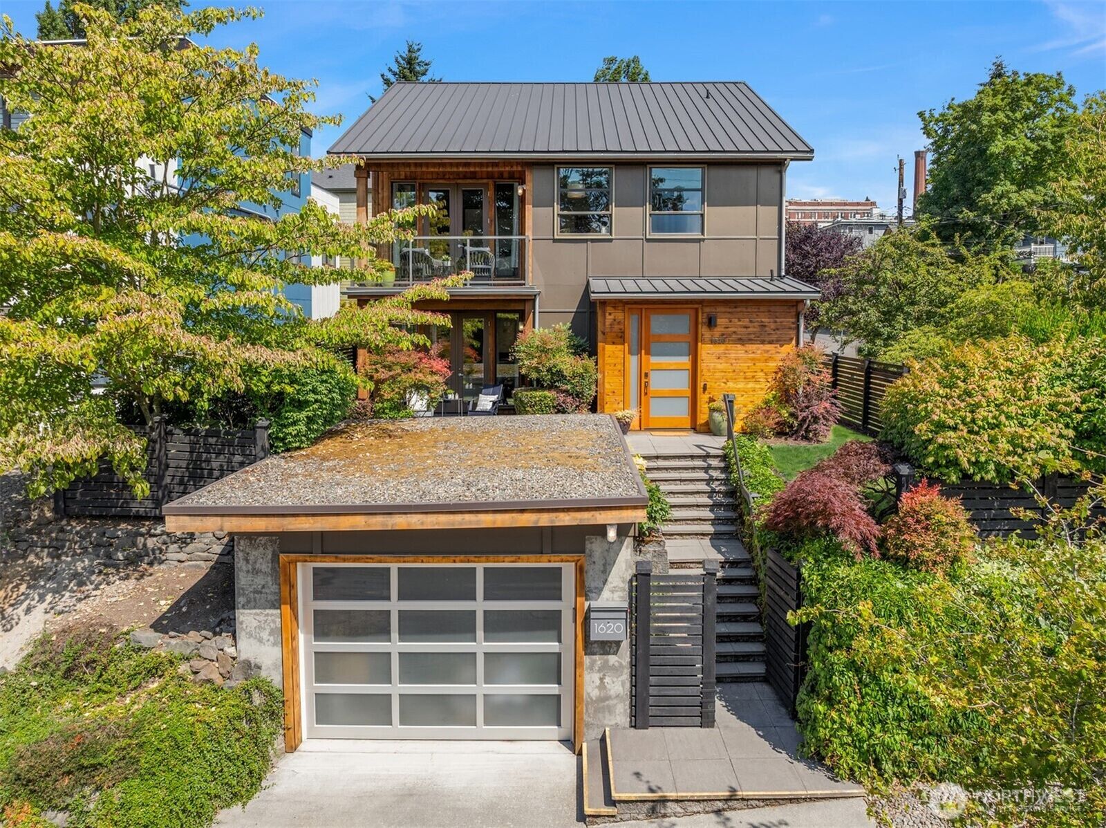 Property Photo:  1620 E Alder Street  WA 98122 
