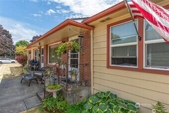 Property Photo: 915 17th Avenue WA 98632