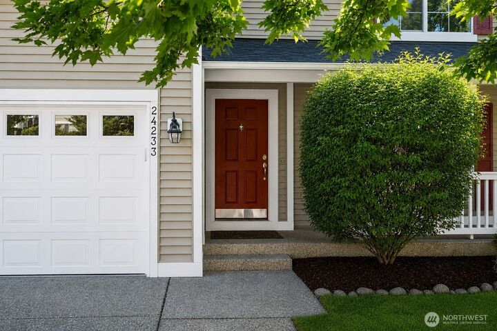 Property Photo:  24233  237th Way  SE  WA 98038 