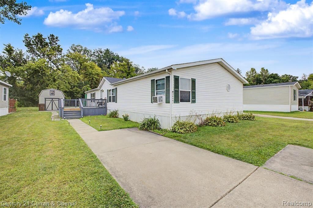 Property Photo: 28451 Spruce Drive MI 48134